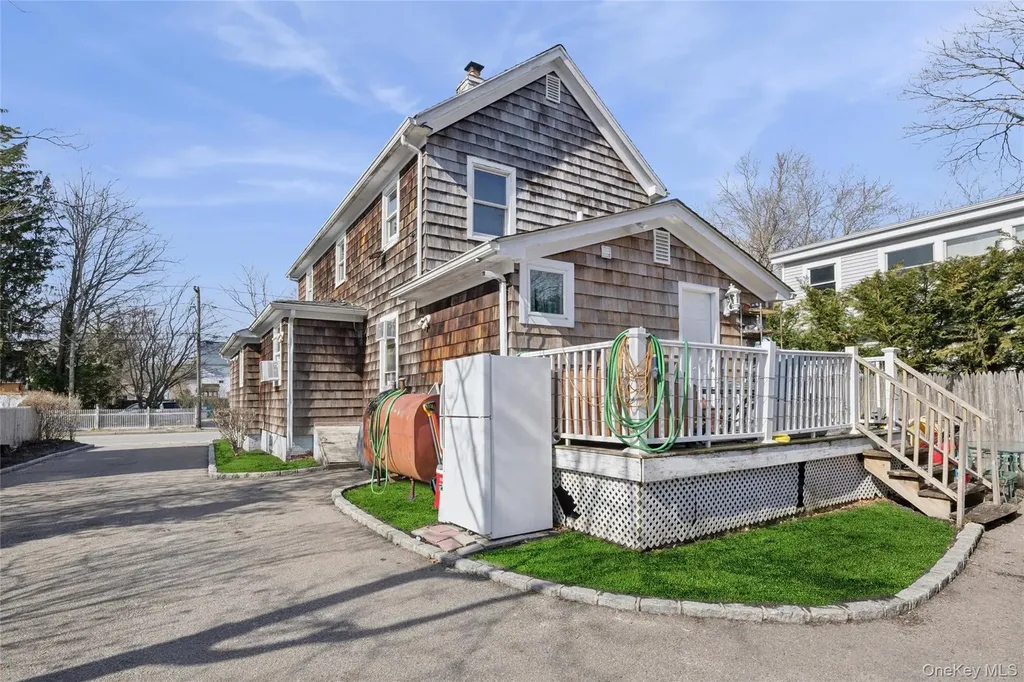 346 Maple Avenue Riverhead NY 11901