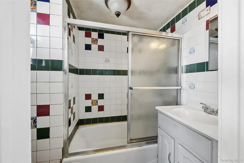 346 Maple Avenue Riverhead NY 11901