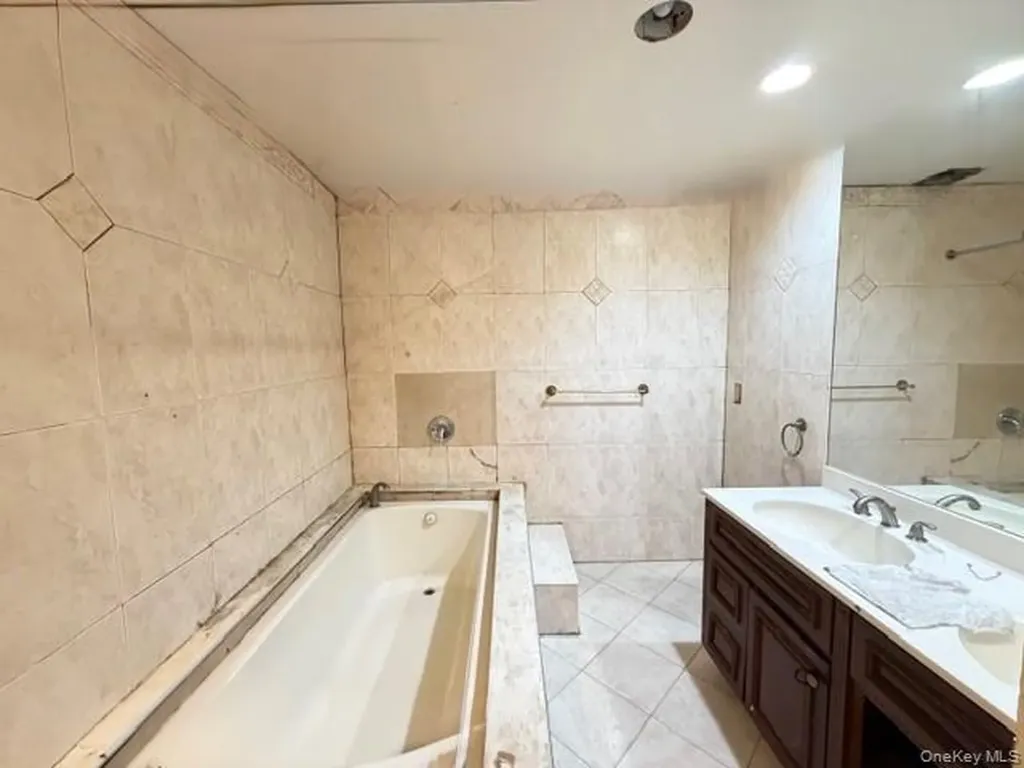 2896 Heath Avenue Bronx NY 10463