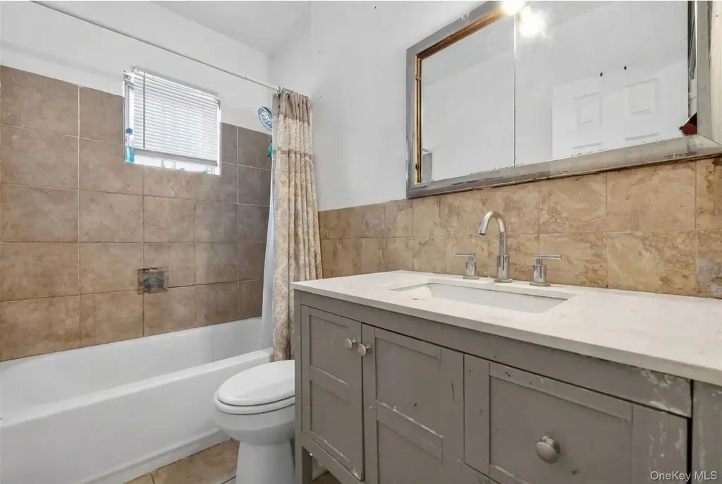1043 Hendrix Street Brooklyn NY 11207