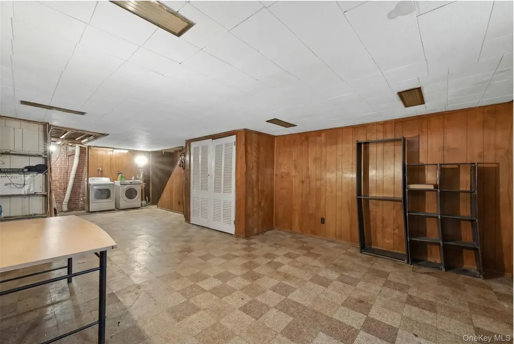 1043 Hendrix Street Brooklyn NY 11207
