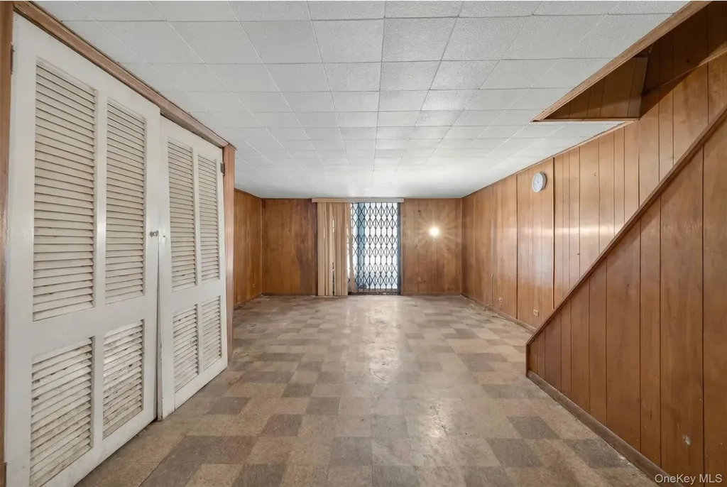 1043 Hendrix Street Brooklyn NY 11207