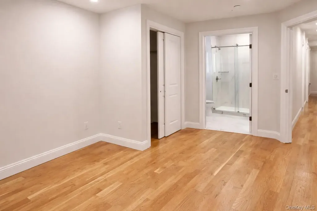 15121 17th Avenue Whitestone NY 11357