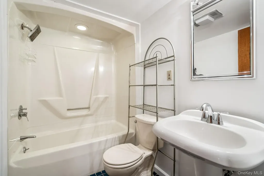 48 Loch Lomond Lane Middletown NY 10941