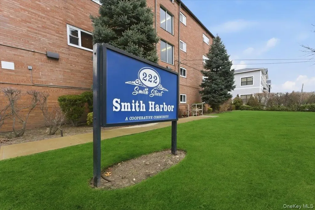 222 Smith Street Freeport NY 11520