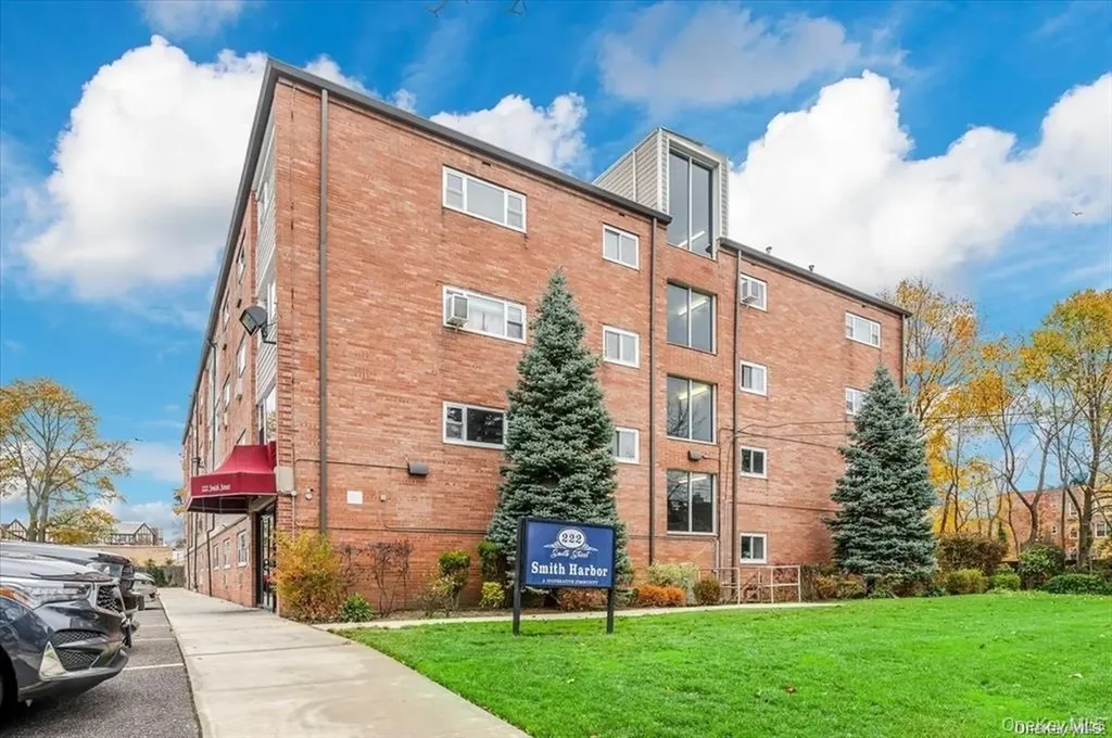 222 Smith Street Freeport NY 11520