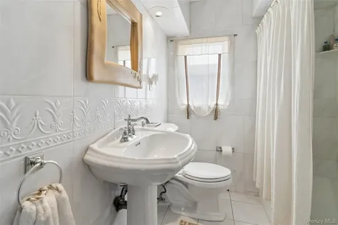 2576 Legion Street Bellmore NY 11710