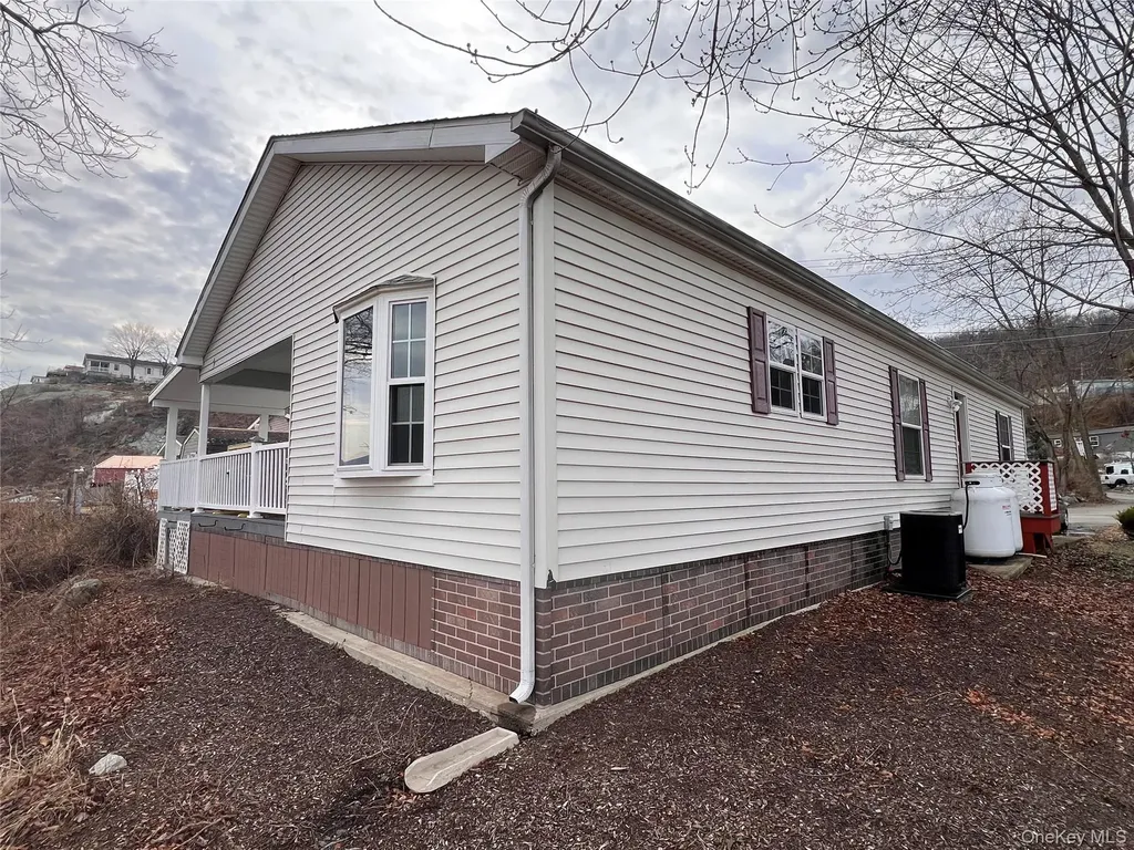 6 Old State Road Highland Falls NY 10928