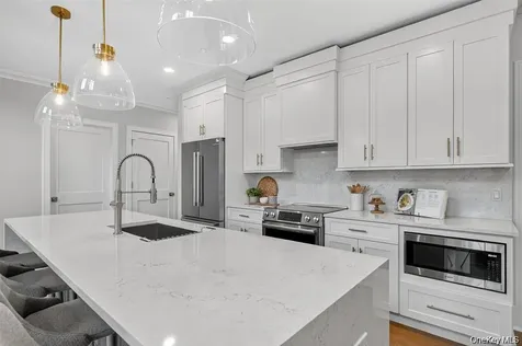 1832 Soundview Court Yorktown Heights NY 10598