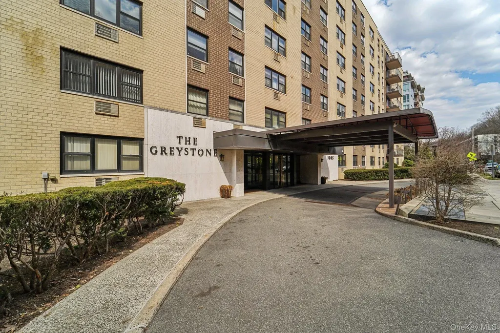 1085 Warburton Avenue Yonkers NY 10701