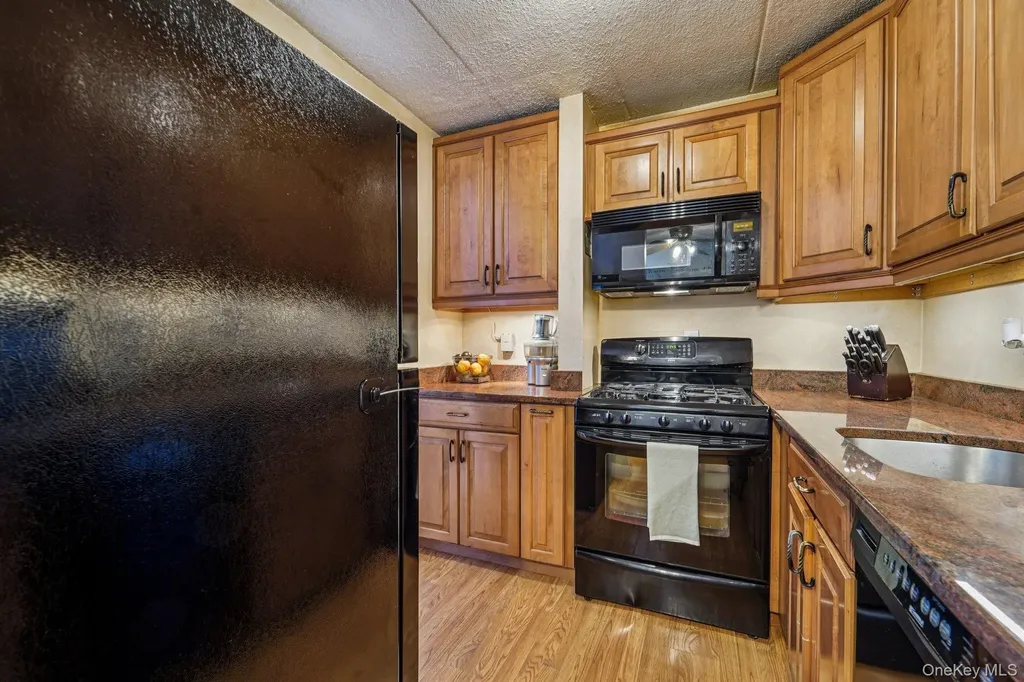 1085 Warburton Avenue Yonkers NY 10701
