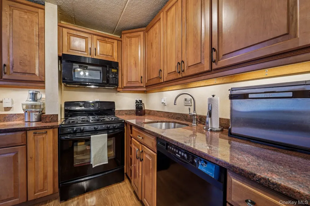 1085 Warburton Avenue Yonkers NY 10701