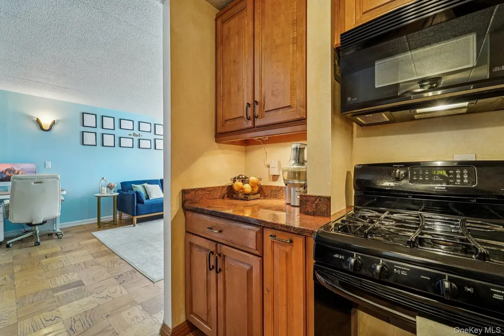 1085 Warburton Avenue Yonkers NY 10701