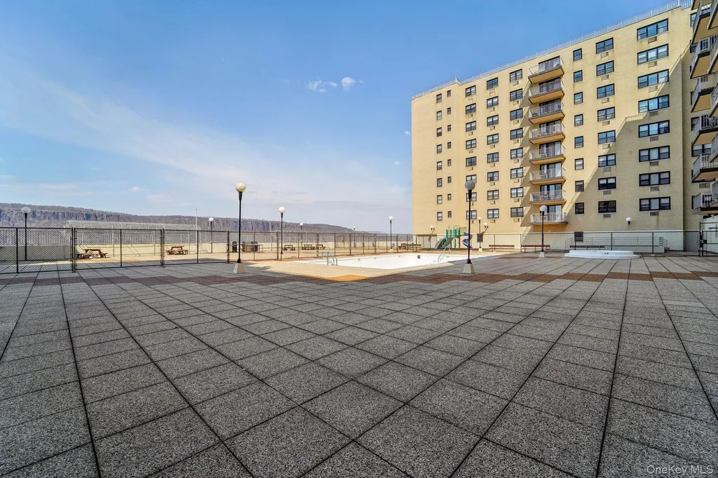 1085 Warburton Avenue Yonkers NY 10701