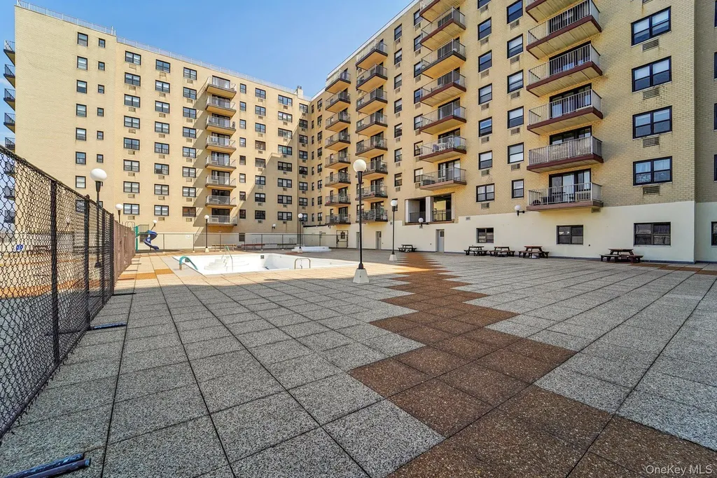 1085 Warburton Avenue Yonkers NY 10701