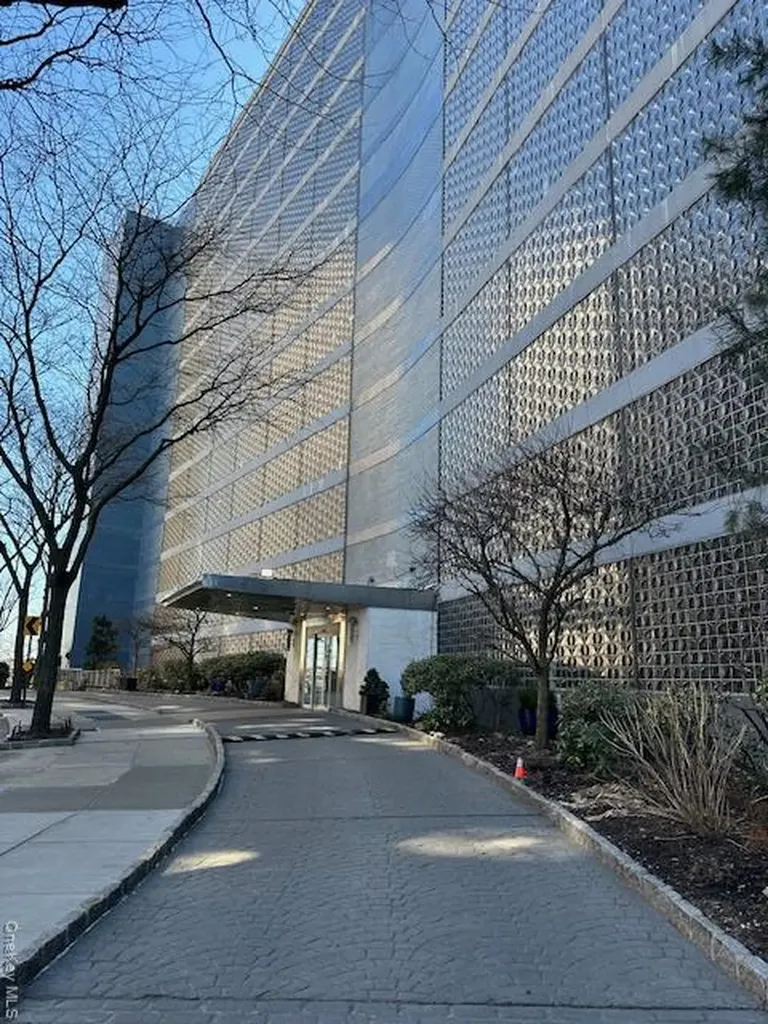2400 Johnson Avenue Bronx NY 10463