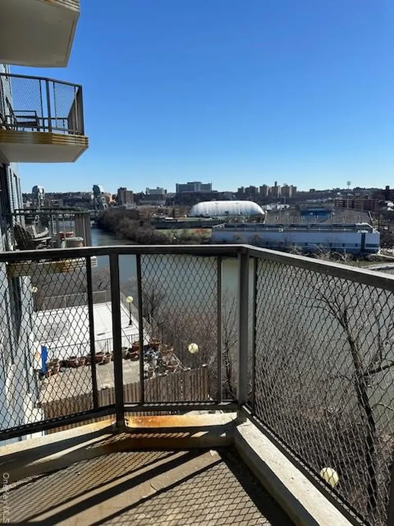 2400 Johnson Avenue Bronx NY 10463