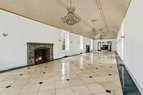 139 Scarborough Road Briarcliff Manor NY 10510