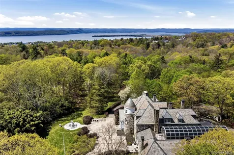 139 Scarborough Road Briarcliff Manor NY 10510
