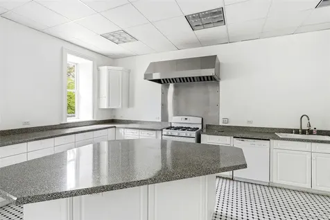 139 Scarborough Road Briarcliff Manor NY 10510