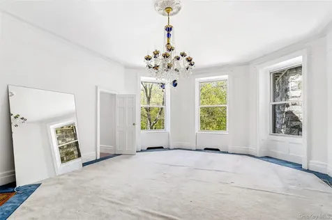 139 Scarborough Road Briarcliff Manor NY 10510