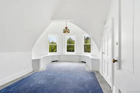 139 Scarborough Road Briarcliff Manor NY 10510