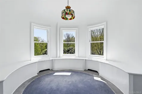 139 Scarborough Road Briarcliff Manor NY 10510