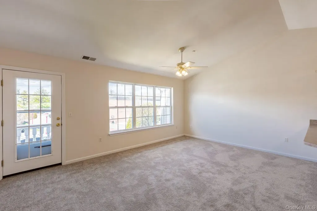 314 Flurry Lane West Babylon NY 11704