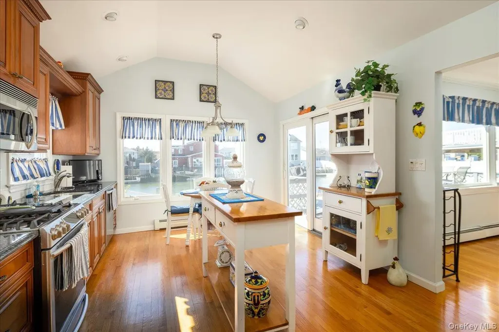 34 Jackson Place Massapequa NY 11758