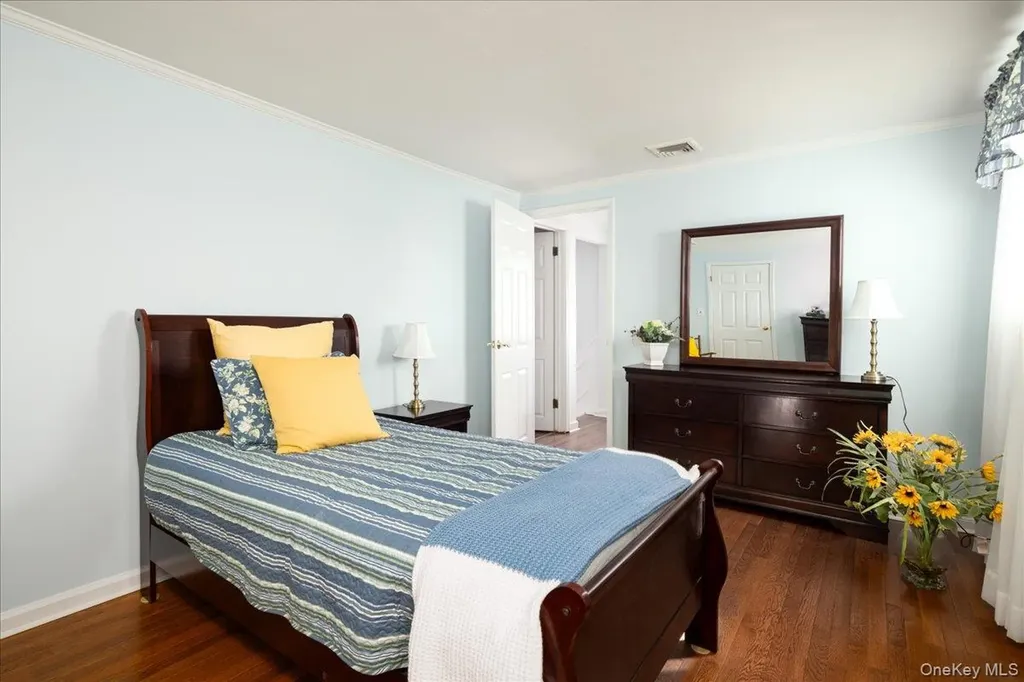 34 Jackson Place Massapequa NY 11758