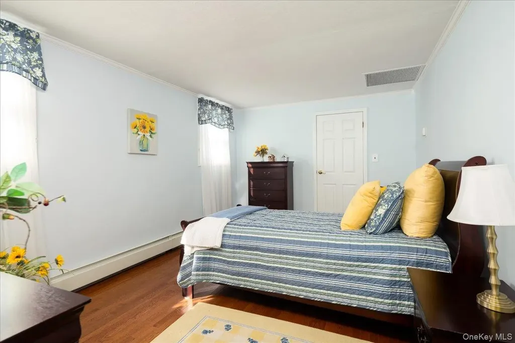 34 Jackson Place Massapequa NY 11758