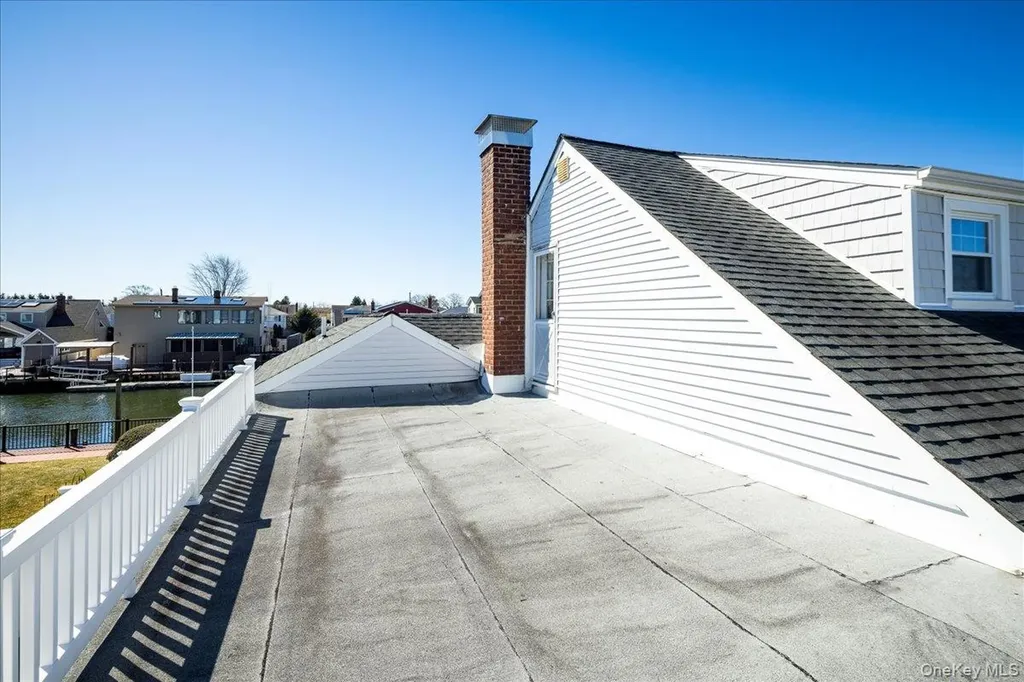 34 Jackson Place Massapequa NY 11758