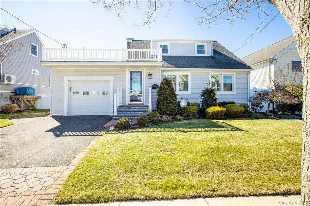 34 Jackson Place Massapequa NY 11758