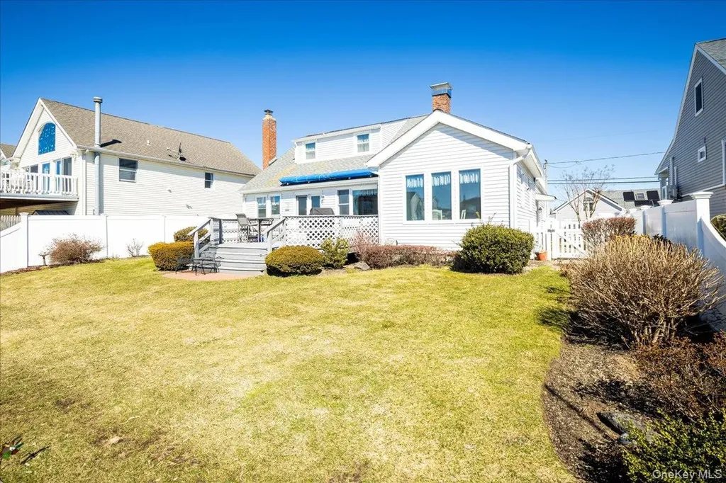 34 Jackson Place Massapequa NY 11758