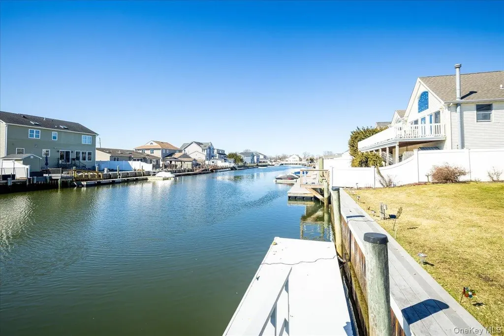 34 Jackson Place Massapequa NY 11758