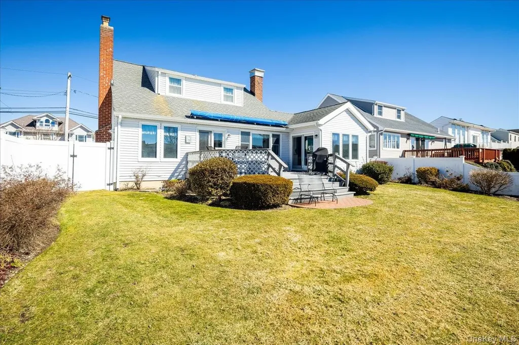 34 Jackson Place Massapequa NY 11758