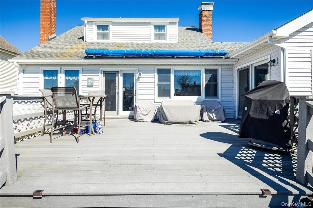 34 Jackson Place Massapequa NY 11758