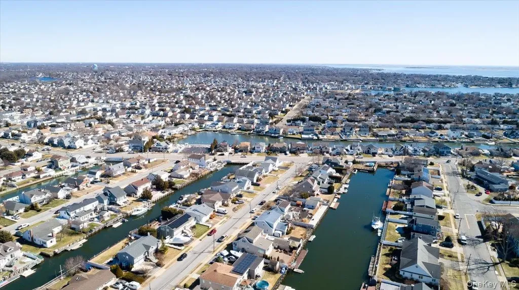 34 Jackson Place Massapequa NY 11758
