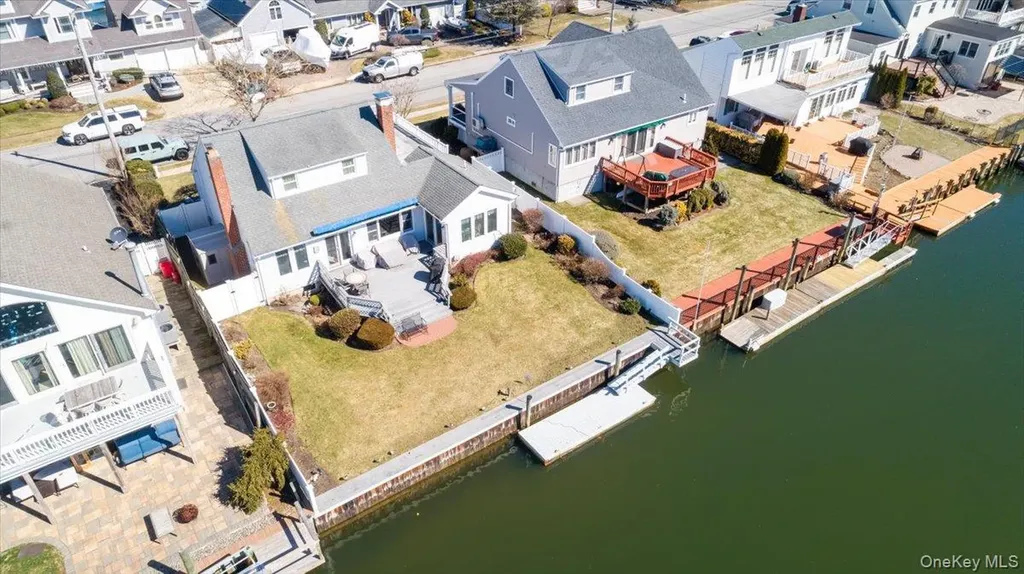 34 Jackson Place Massapequa NY 11758