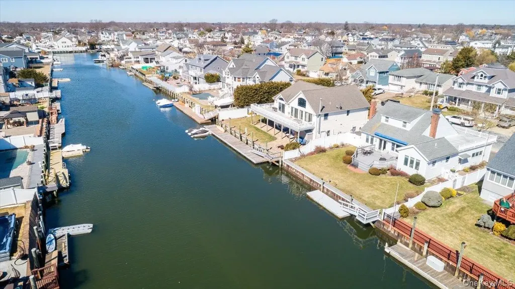 34 Jackson Place Massapequa NY 11758