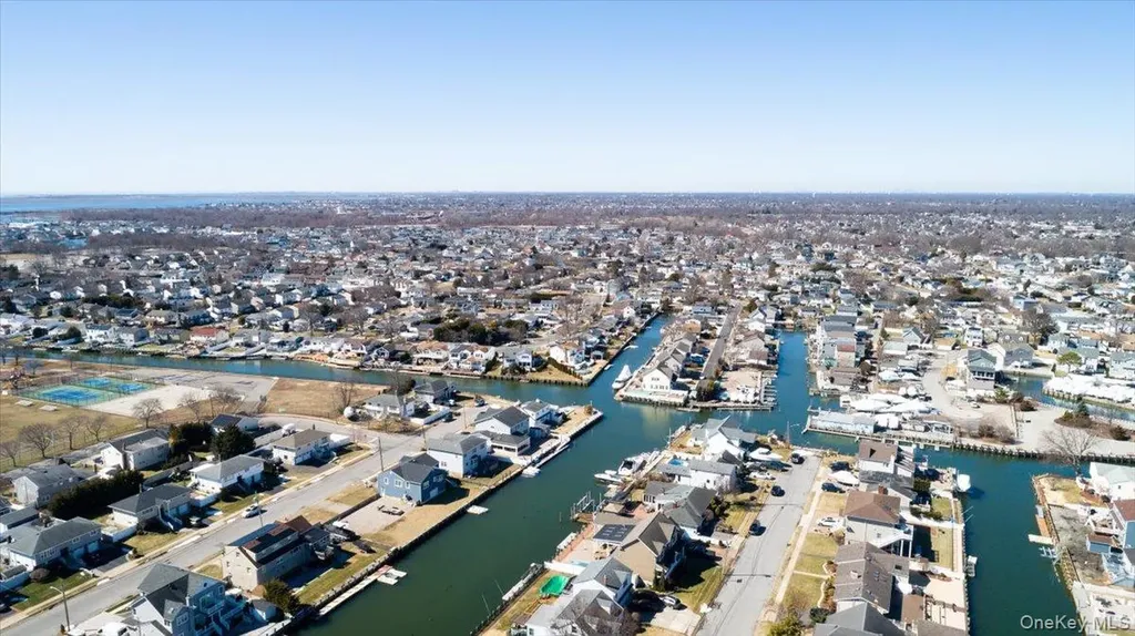 34 Jackson Place Massapequa NY 11758