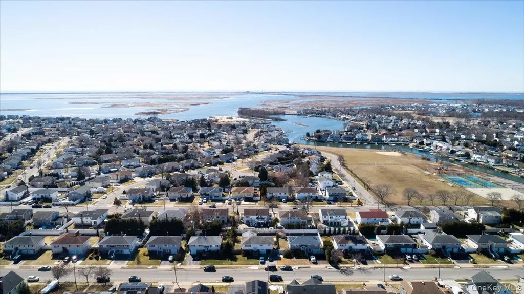 34 Jackson Place Massapequa NY 11758
