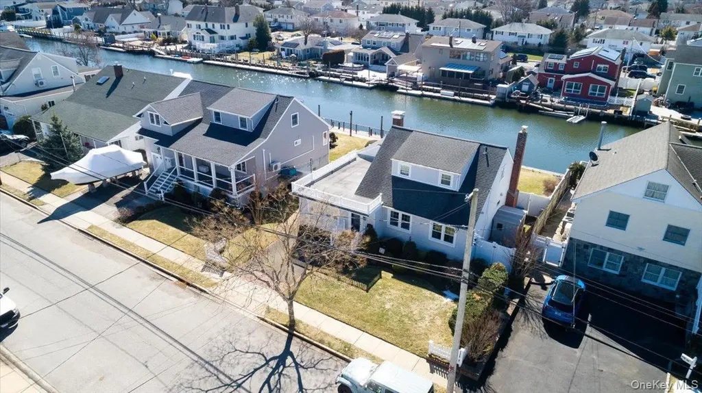 34 Jackson Place Massapequa NY 11758