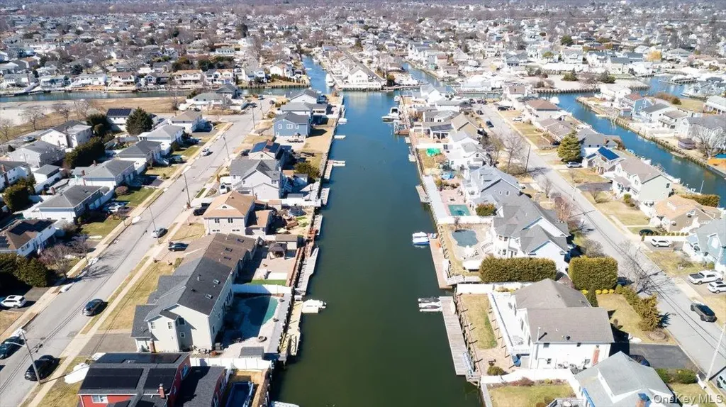 34 Jackson Place Massapequa NY 11758