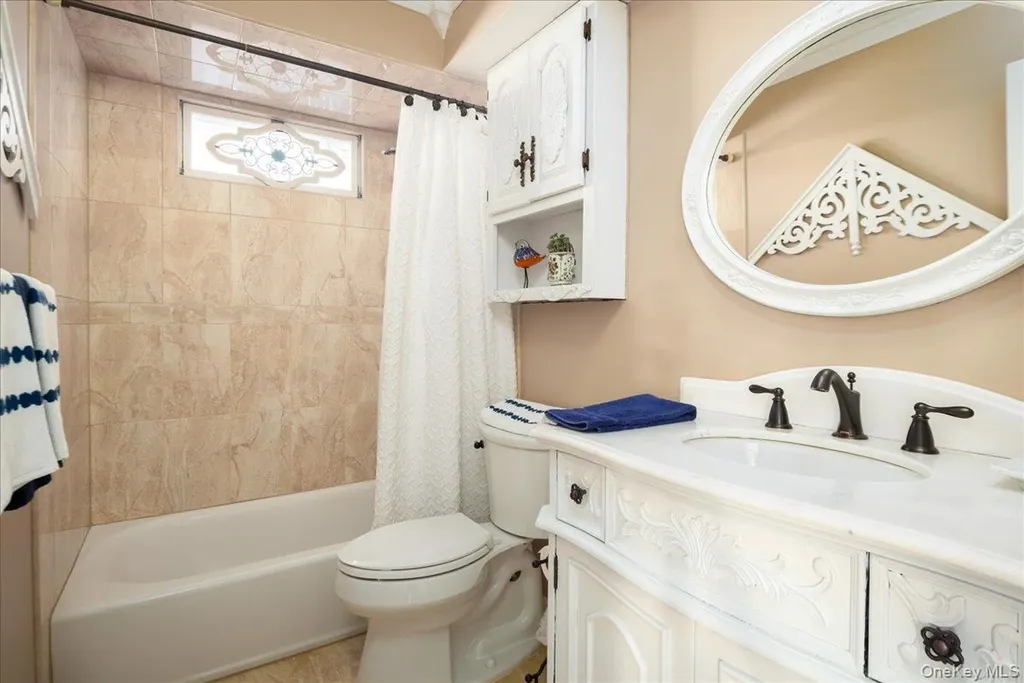 34 Jackson Place Massapequa NY 11758