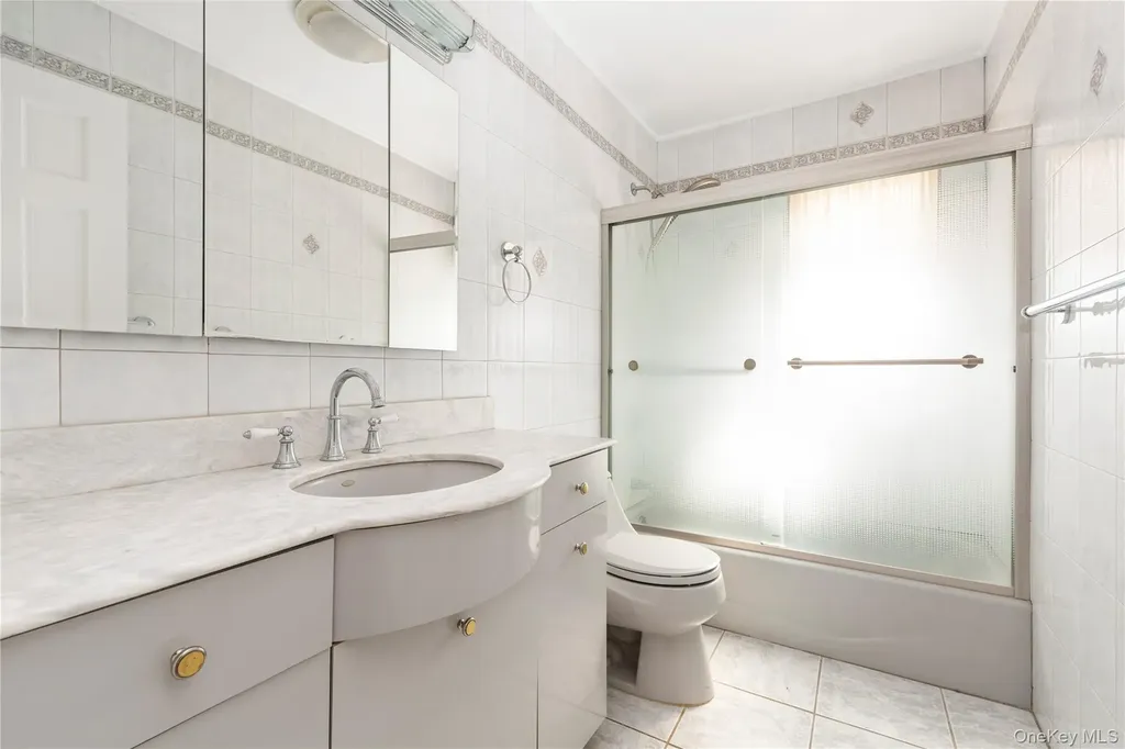 2615 Clearview Expressway Bayside NY 11360