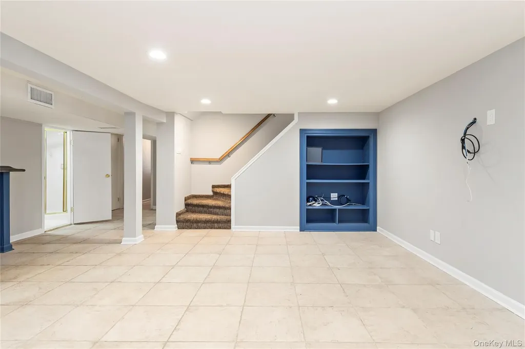 2615 Clearview Expressway Bayside NY 11360