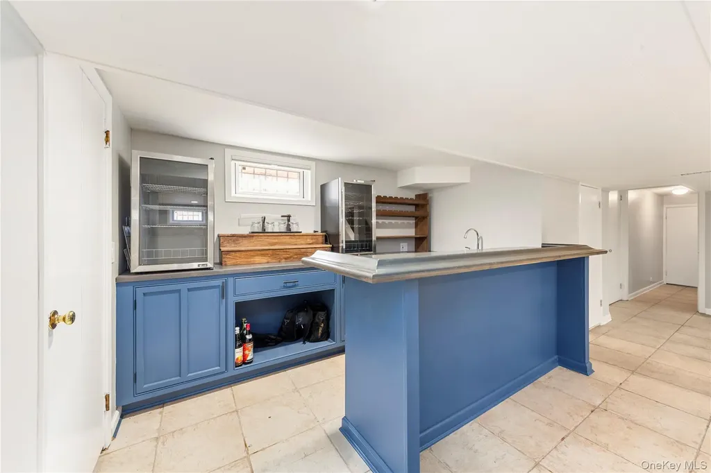 2615 Clearview Expressway Bayside NY 11360