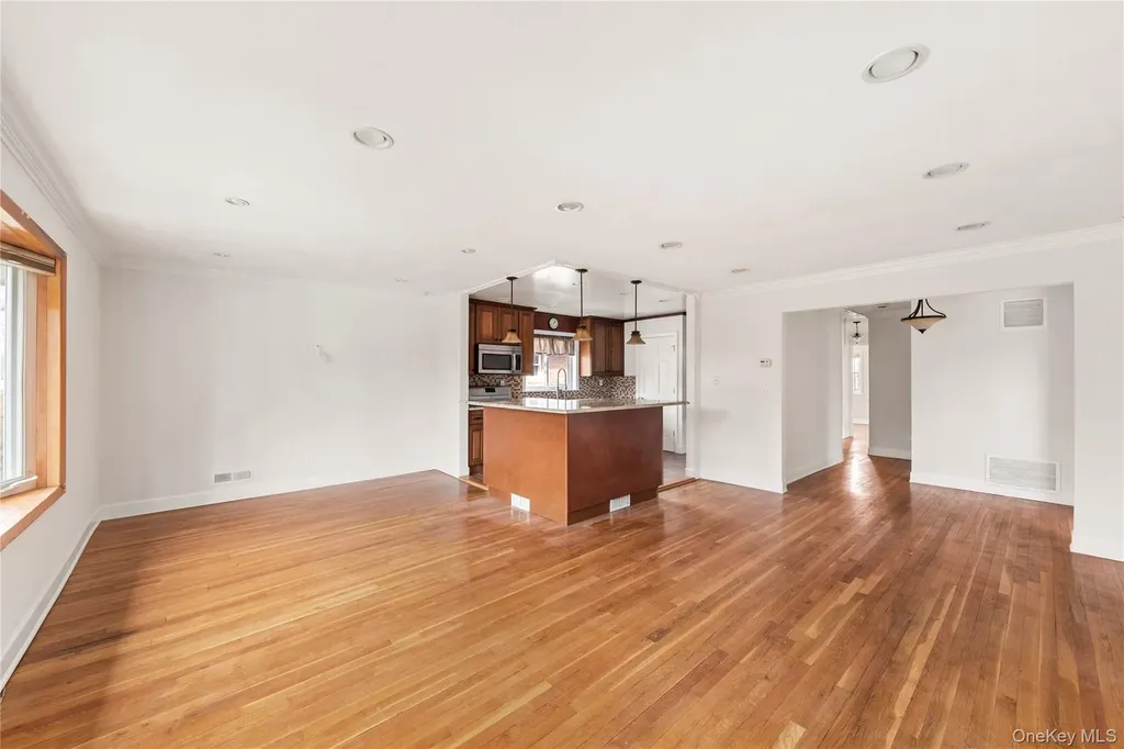 2615 Clearview Expressway Bayside NY 11360