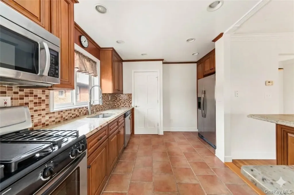 2615 Clearview Expressway Bayside NY 11360
